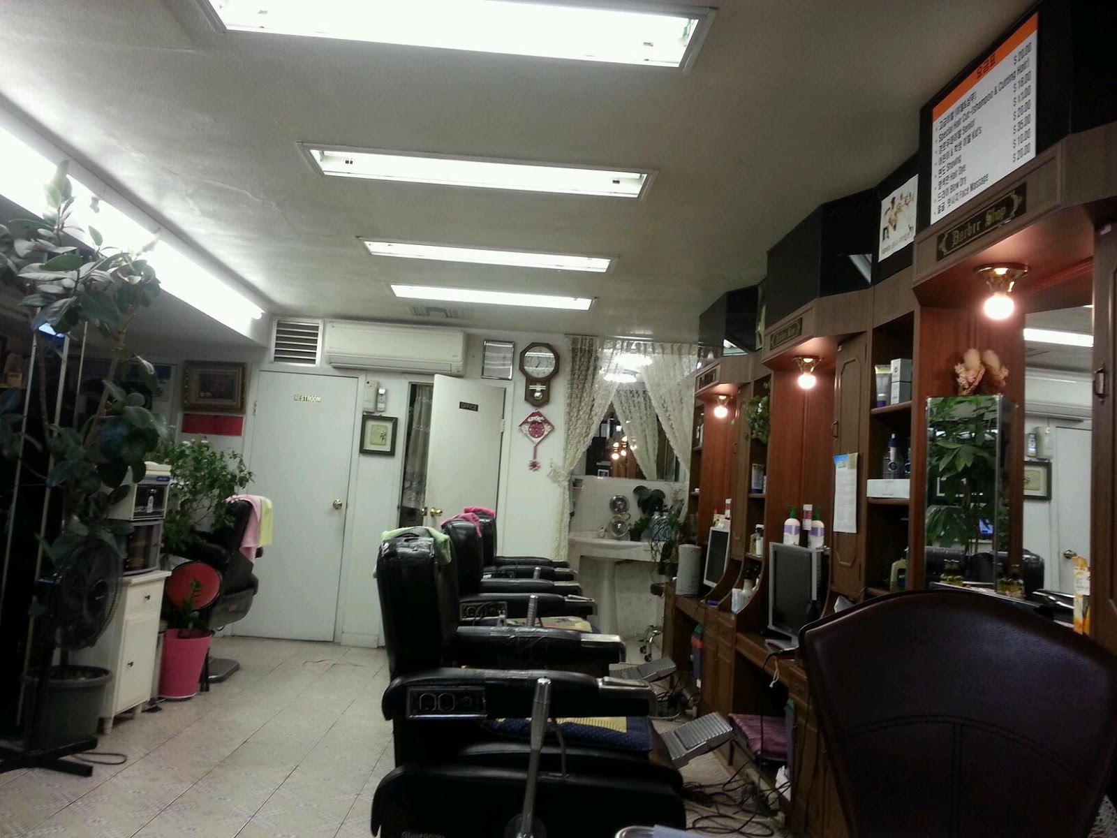 Photo of Jong Ro Barber Shop in Queens City, New York, United States - 2 Picture of Point of interest, Establishment, Health, Hair care