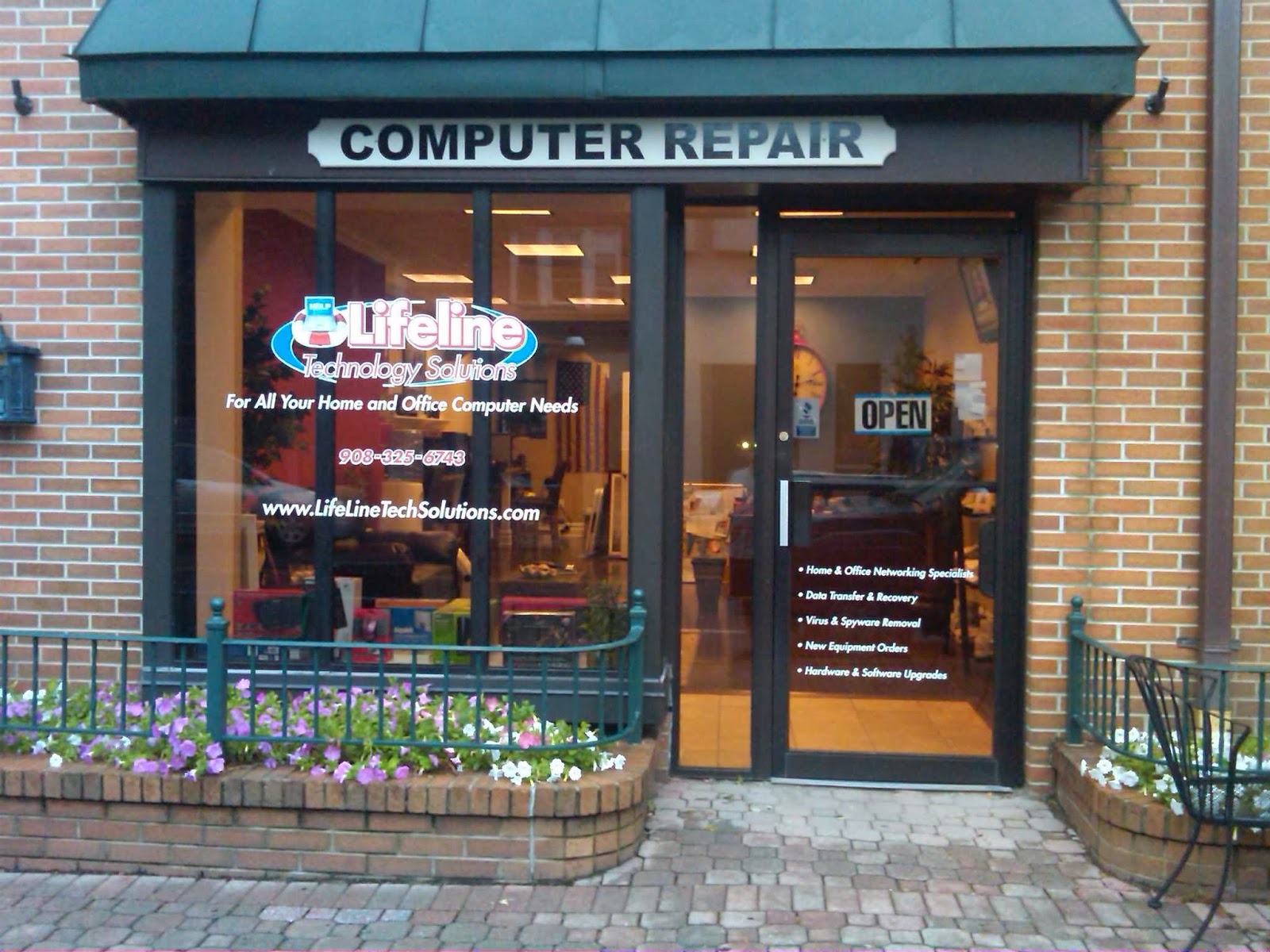 Photo of Lifeline Technology Solutions in Cranford City, New Jersey, United States - 1 Picture of Point of interest, Establishment, Store, Electronics store