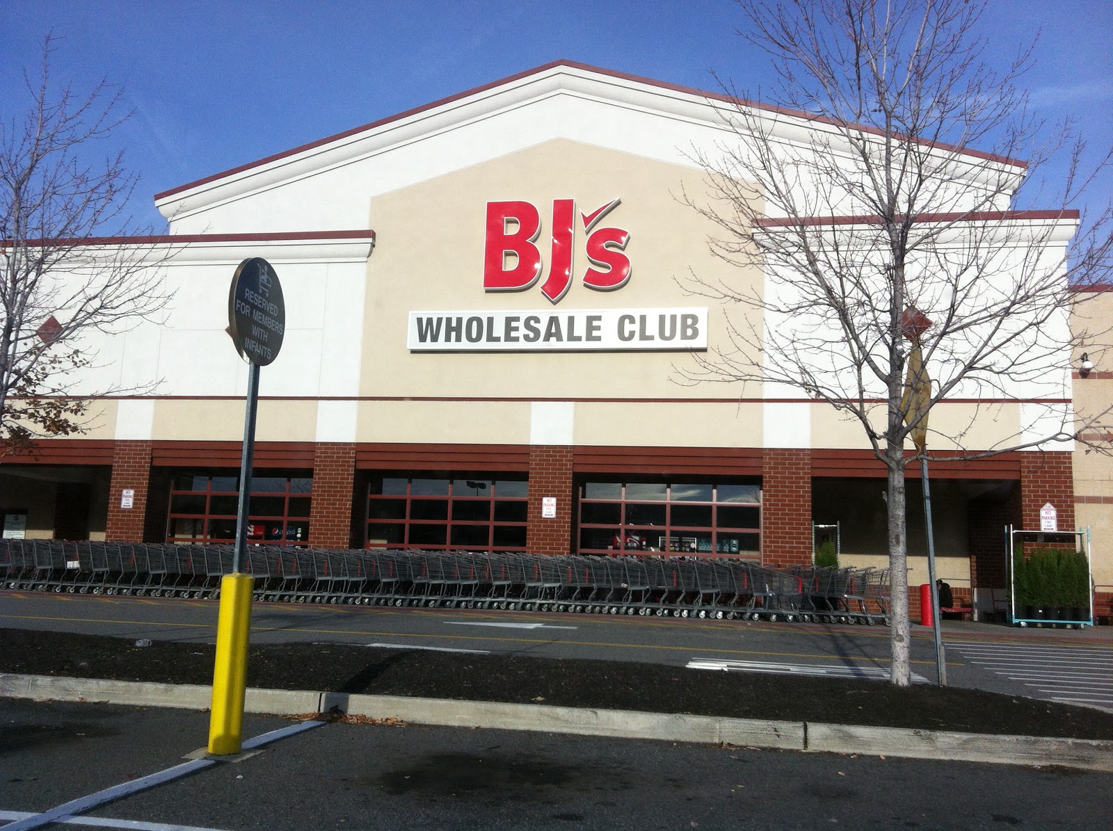 Photo of BJ's Wholesale Club in North Bergen City, New Jersey, United States - 1 Picture of Food, Point of interest, Establishment, Store, Grocery or supermarket, Bakery, Car repair, Clothing store, Electronics store