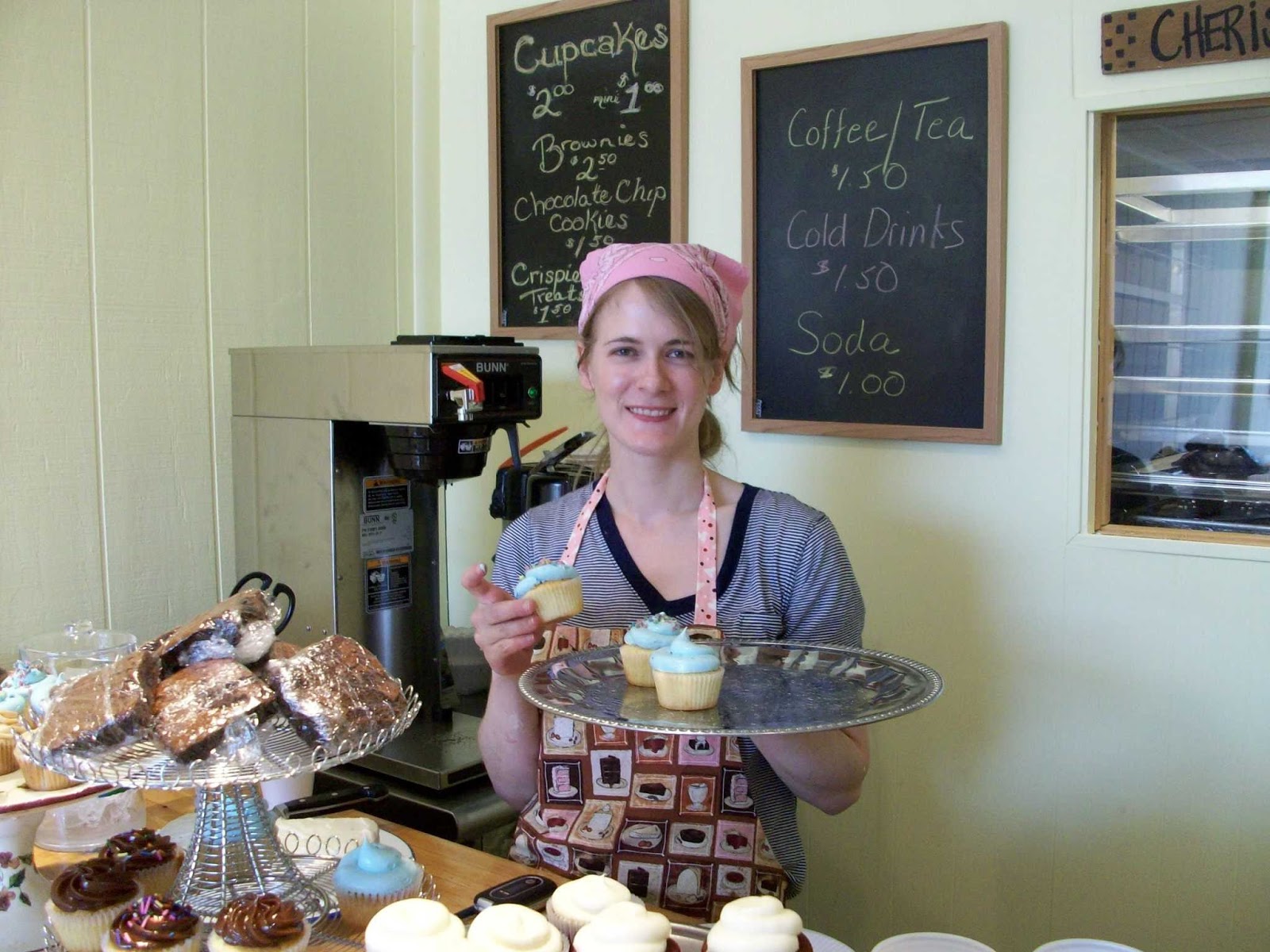 Photo of Zoe's Cupcake Cafe in Teaneck City, New Jersey, United States - 3 Picture of Food, Point of interest, Establishment, Store, Cafe, Bakery