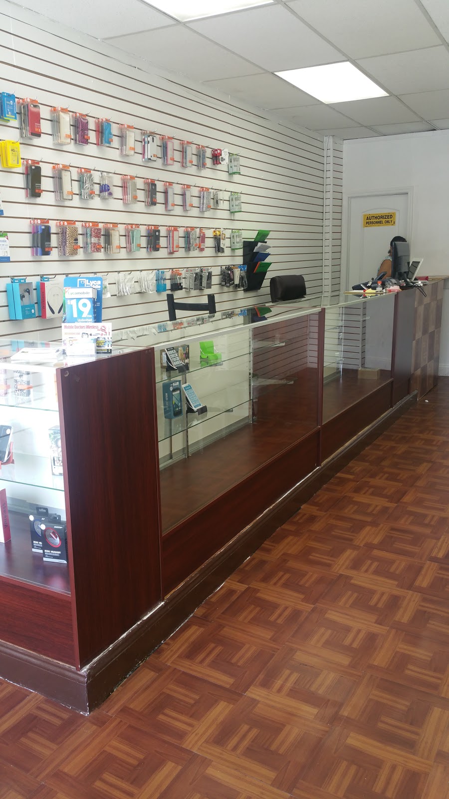 Photo of Mobile Doctors Wireless in Bronx City, New York, United States - 1 Picture of Point of interest, Establishment, Store