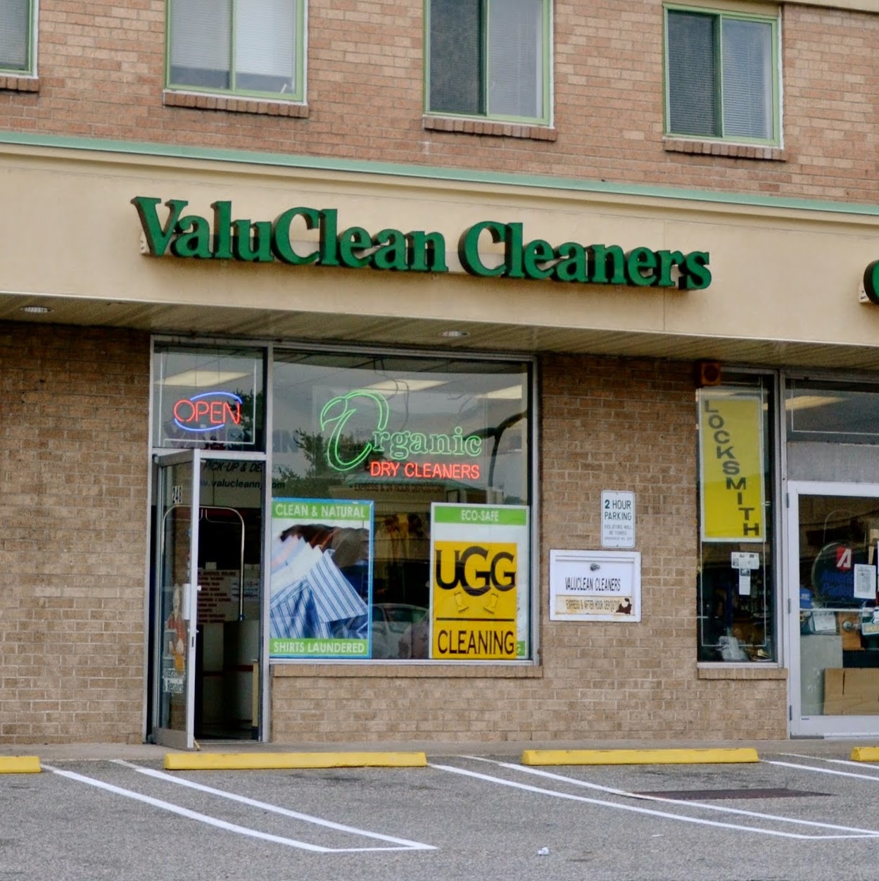 Photo of Valuclean Cleaners in Rochelle Park City, New Jersey, United States - 3 Picture of Point of interest, Establishment, Laundry
