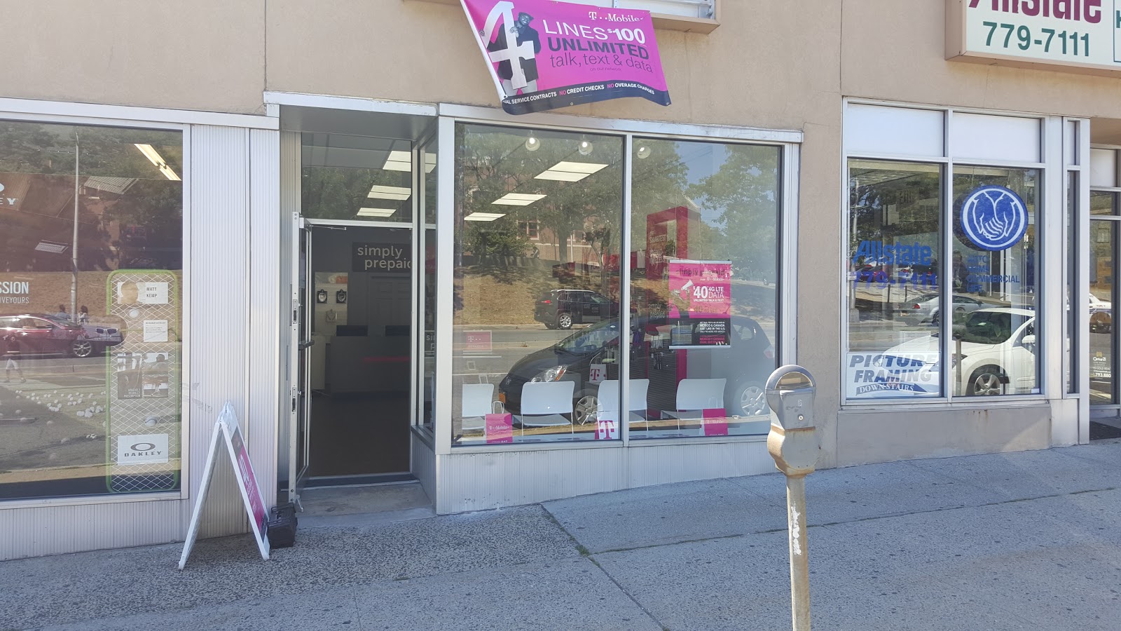 Photo of Simply Prepaid T-Mobile Retailer in Yonkers City, New York, United States - 2 Picture of Point of interest, Establishment, Store