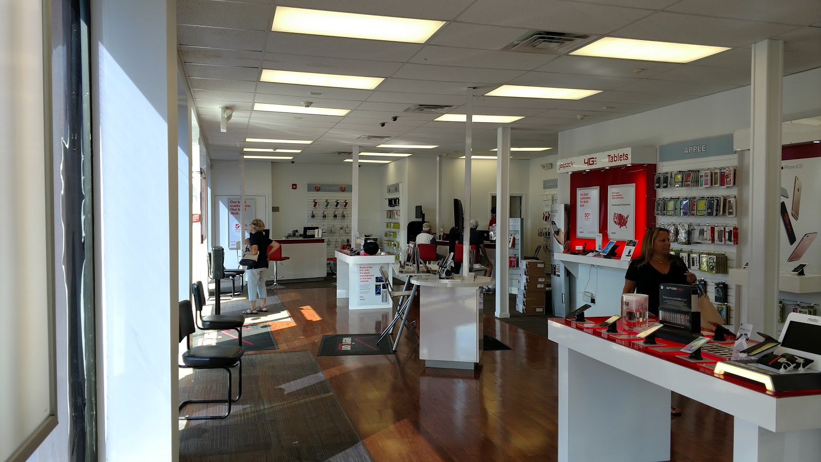 Photo of Oceanside Verizon Wireless in Oceanside City, New York, United States - 5 Picture of Point of interest, Establishment, Store