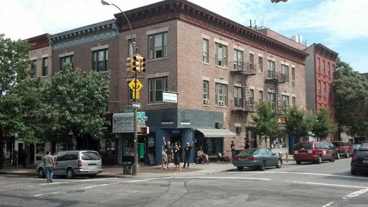 Photo of Dub Pies - Windsor Terrace in Brooklyn City, New York, United States - 1 Picture of Food, Point of interest, Establishment, Store, Cafe, Bakery