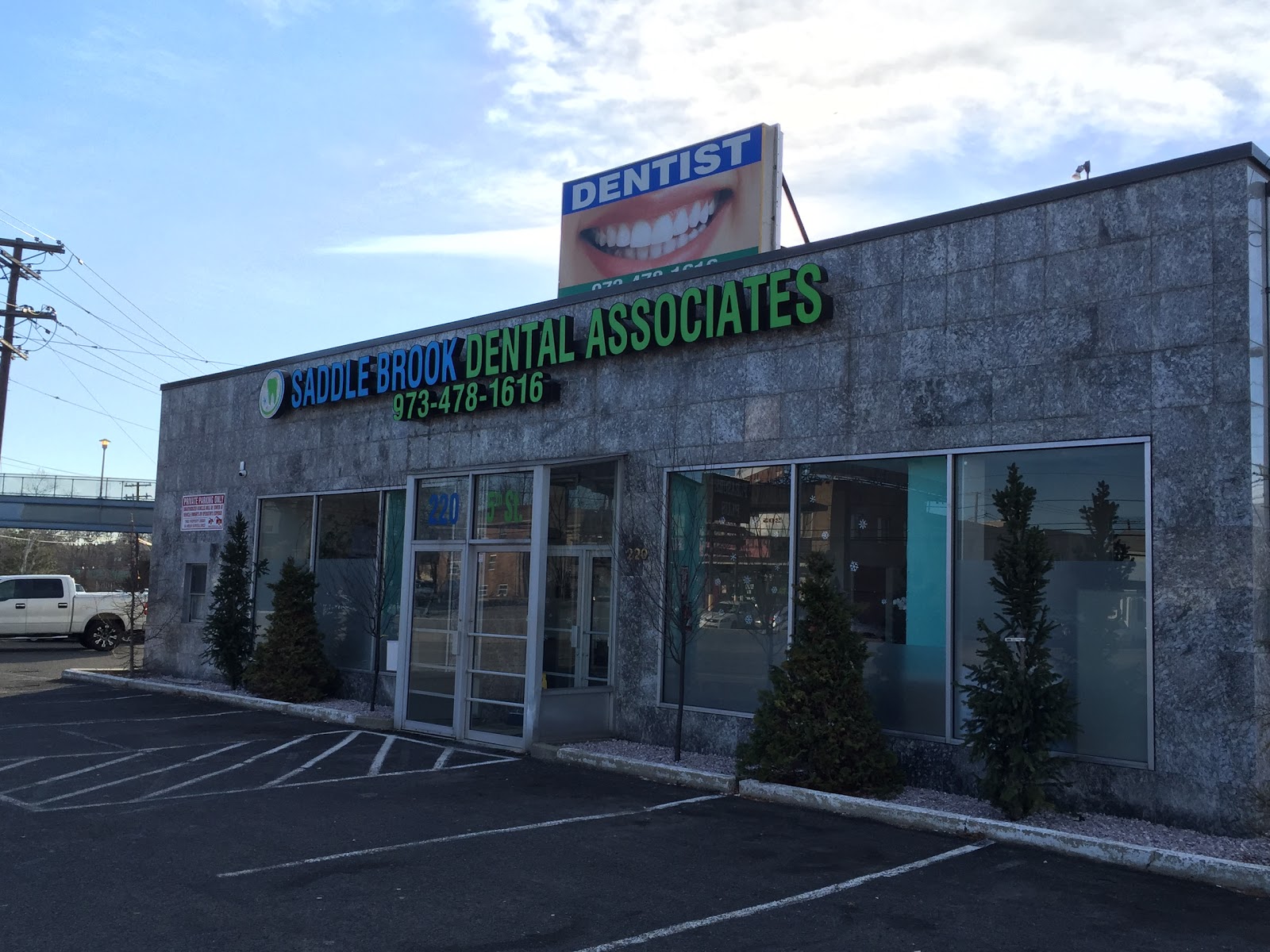 Photo of Saddle Brook Dental Associates in Saddle Brook City, New Jersey, United States - 1 Picture of Point of interest, Establishment, Health, Dentist