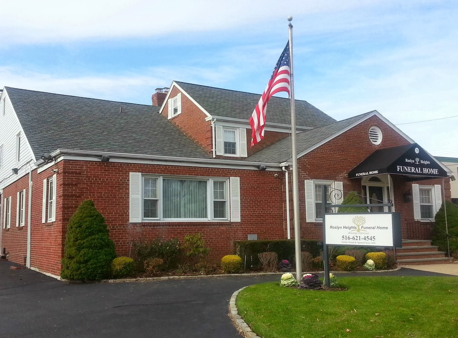 Photo of Roslyn Heights Funeral Home in Roslyn Heights City, New York, United States - 3 Picture of Point of interest, Establishment, Funeral home