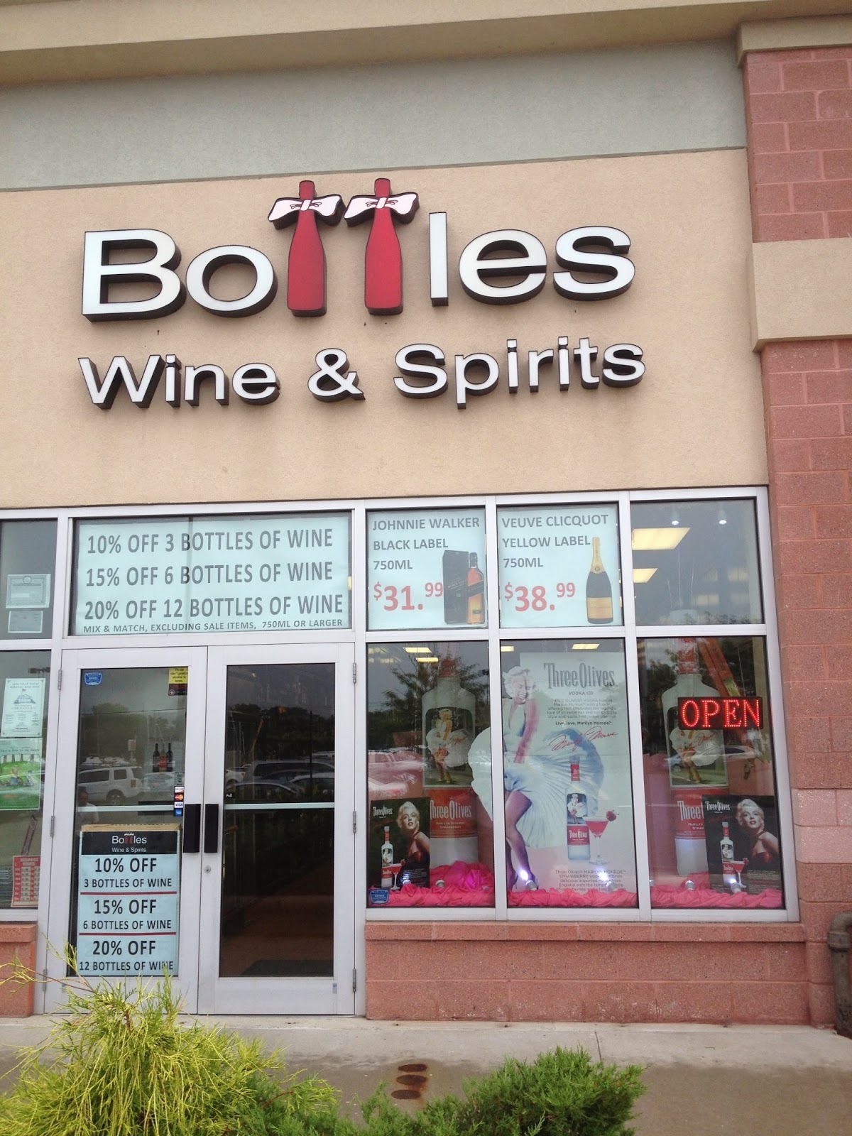 Photo of Bottles Wine & Spirits in Port Washington City, New York, United States - 1 Picture of Food, Point of interest, Establishment, Store, Liquor store