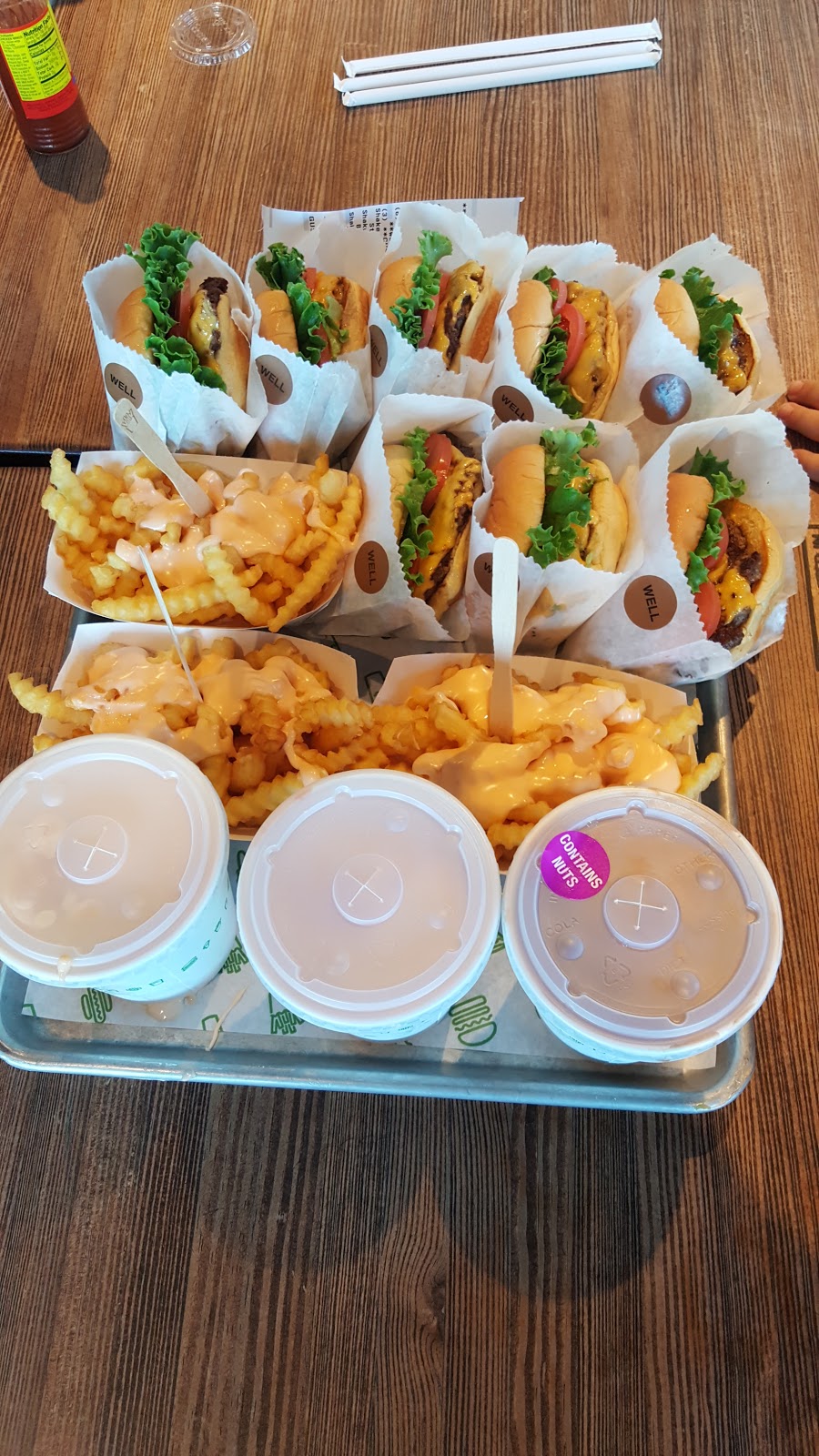 Photo of Shake Shack in Paramus City, New Jersey, United States - 8 Picture of Restaurant, Food, Point of interest, Establishment