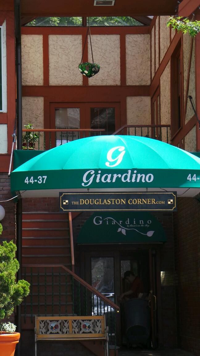 Photo of Giardino - By Russo's on the Bay in Douglaston City, New York, United States - 2 Picture of Restaurant, Food, Point of interest, Establishment, Bar