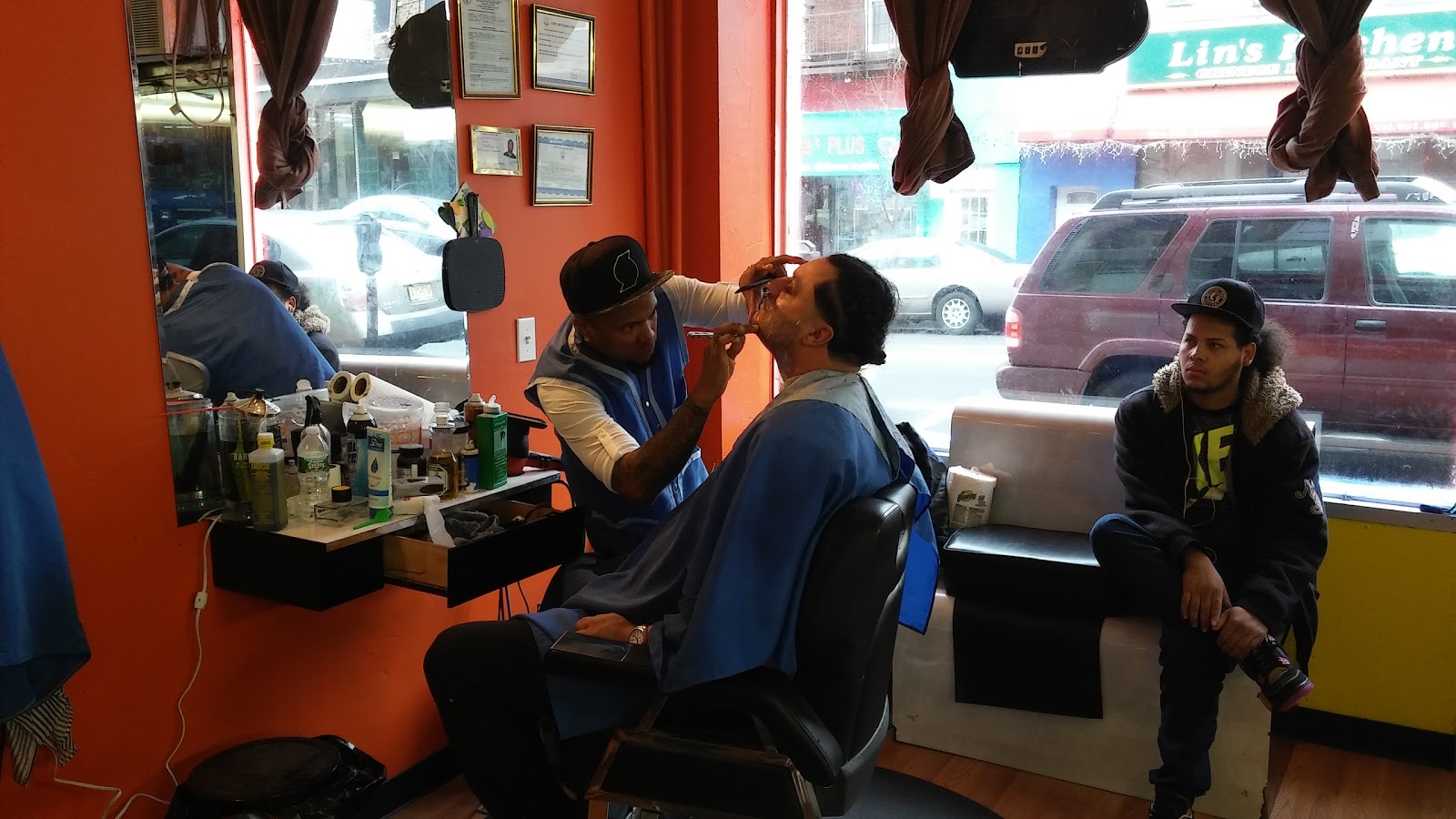 Photo of Tu Barbershop in Union City, New Jersey, United States - 3 Picture of Point of interest, Establishment, Health, Hair care