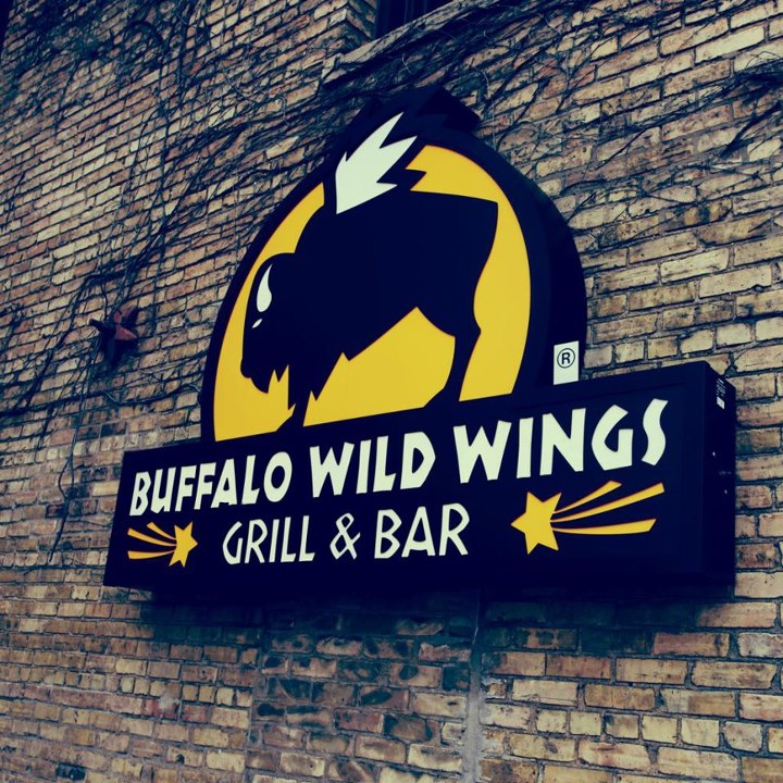 Photo of Buffalo Wild Wings in Brooklyn City, New York, United States - 5 Picture of Restaurant, Food, Point of interest, Establishment, Meal takeaway, Bar