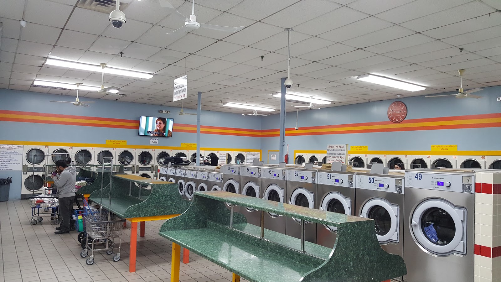 Photo of Laundry Giant in Bronx City, New York, United States - 4 Picture of Point of interest, Establishment, Laundry