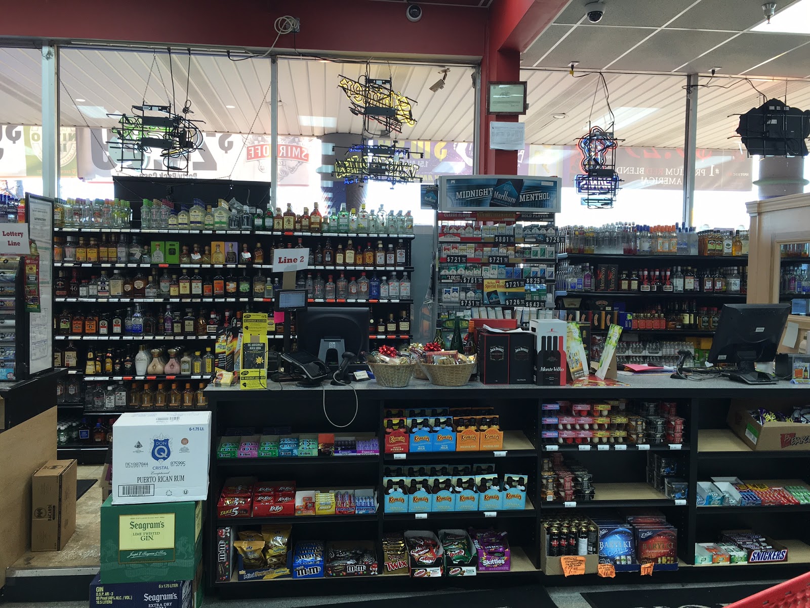 Photo of Metro Liquors in Linden City, New Jersey, United States - 4 Picture of Point of interest, Establishment, Store, Liquor store