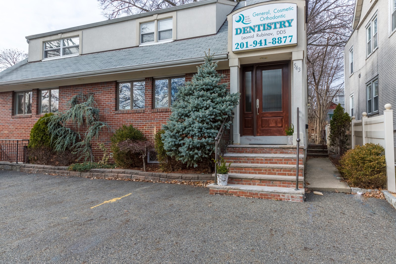 Photo of Real Smile Dental Cliffside Park in Cliffside Park City, New Jersey, United States - 2 Picture of Point of interest, Establishment, Health, Doctor, Dentist