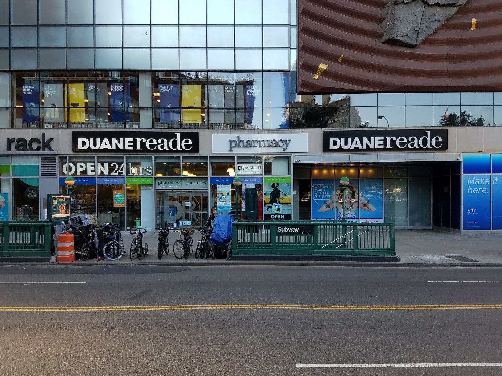 Photo of Duane Reade in New York City, New York, United States - 1 Picture of Food, Point of interest, Establishment, Store, Health, Convenience store, Home goods store, Clothing store, Electronics store