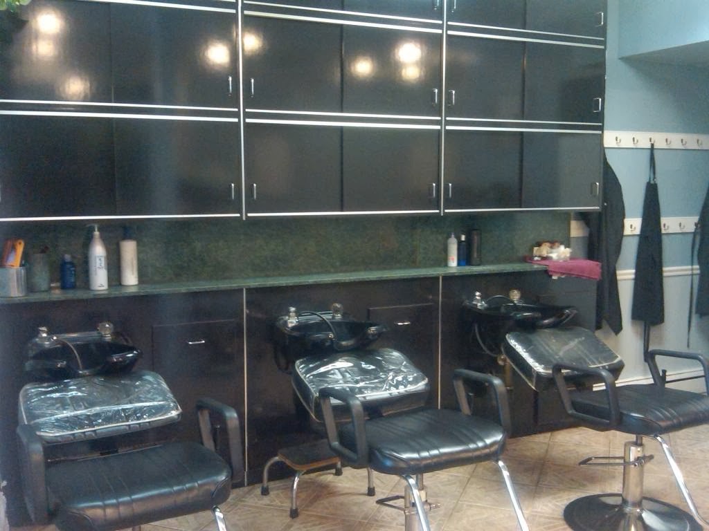 Photo of January's Salon in Locust Valley City, New York, United States - 6 Picture of Point of interest, Establishment, Beauty salon, Hair care