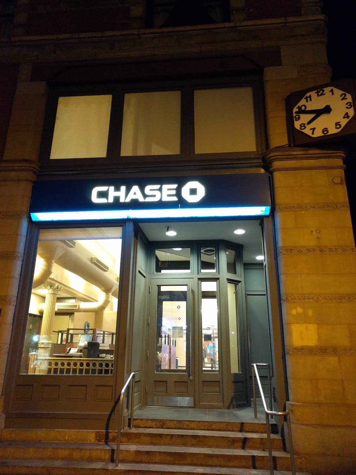 Photo of Chase Bank in New York City, New York, United States - 1 Picture of Point of interest, Establishment, Finance, Atm, Bank