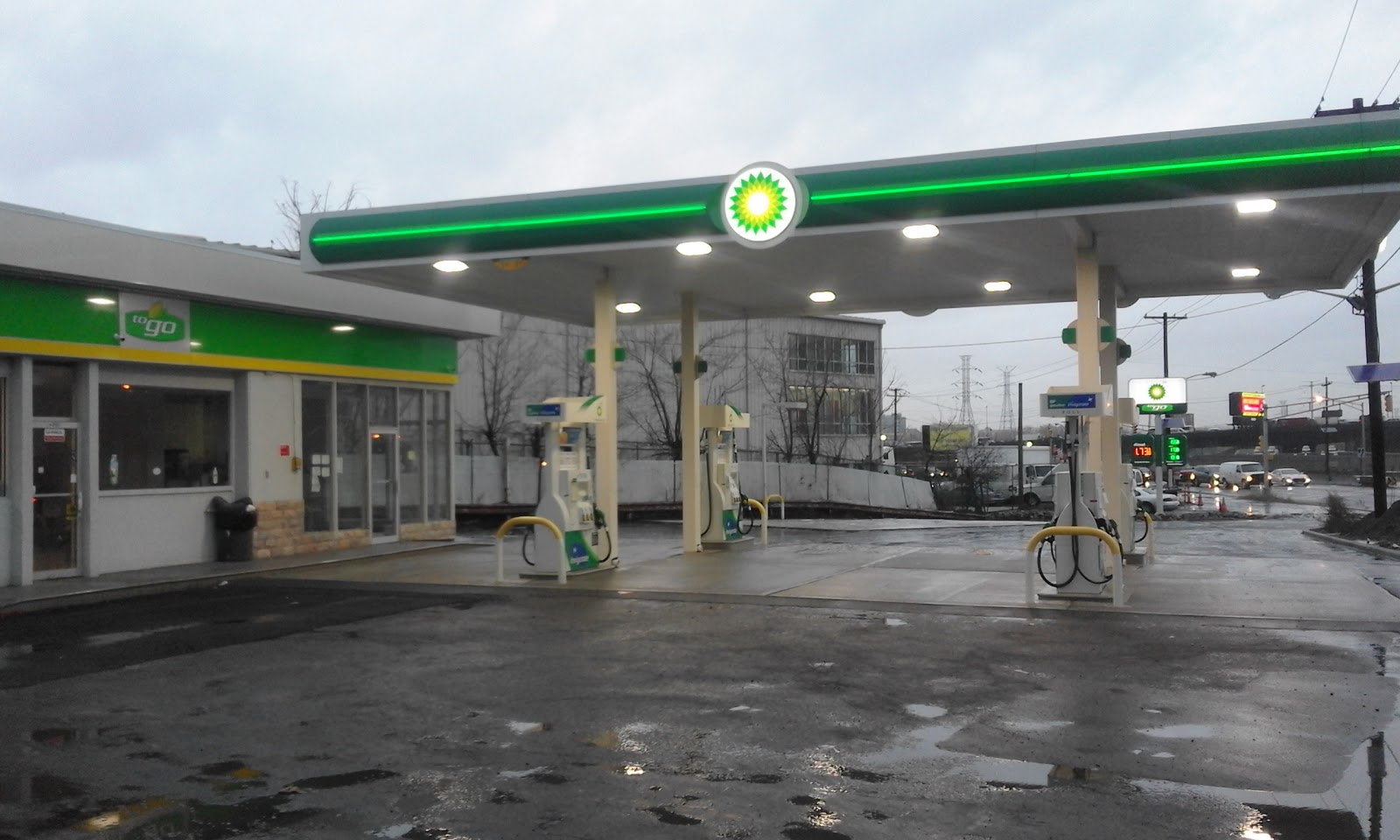 Photo of BP Gas Station in North Bergen City, New Jersey, United States - 3 Picture of Food, Point of interest, Establishment, Store, Gas station, Convenience store