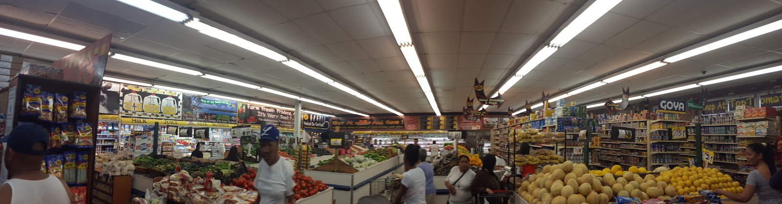 Photo of Top Tomato Super Store in Yonkers City, New York, United States - 1 Picture of Food, Point of interest, Establishment, Store, Grocery or supermarket