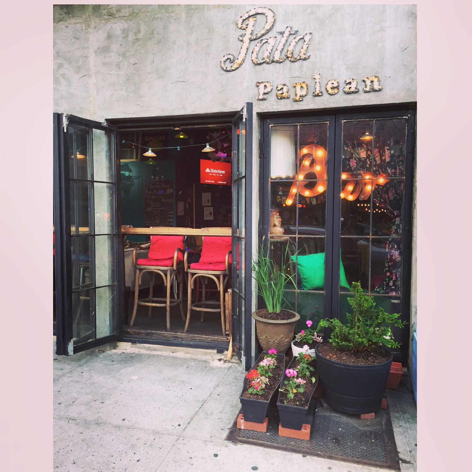 Photo of Pata Paplean in Queens City, New York, United States - 2 Picture of Restaurant, Food, Point of interest, Establishment, Meal takeaway, Bar