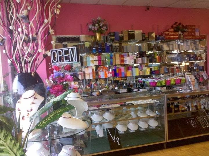 Photo of Avon Shop in Staten Island City, New York, United States - 2 Picture of Point of interest, Establishment, Store, Jewelry store, Clothing store