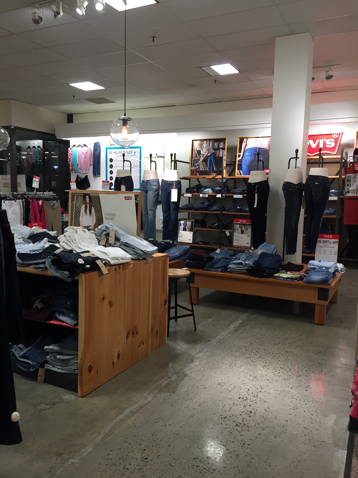 Photo of JCPenney in Woodbridge Township City, New Jersey, United States - 3 Picture of Point of interest, Establishment, Store, Jewelry store, Home goods store, Clothing store, Furniture store, Shoe store, Department store