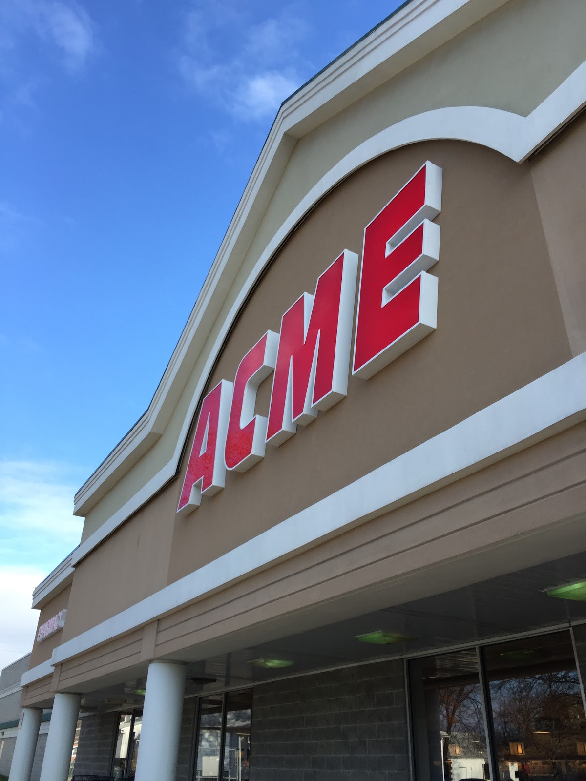 Photo of Acme Markets in Fort Lee City, New Jersey, United States - 1 Picture of Food, Point of interest, Establishment, Store, Health, Grocery or supermarket, Pharmacy