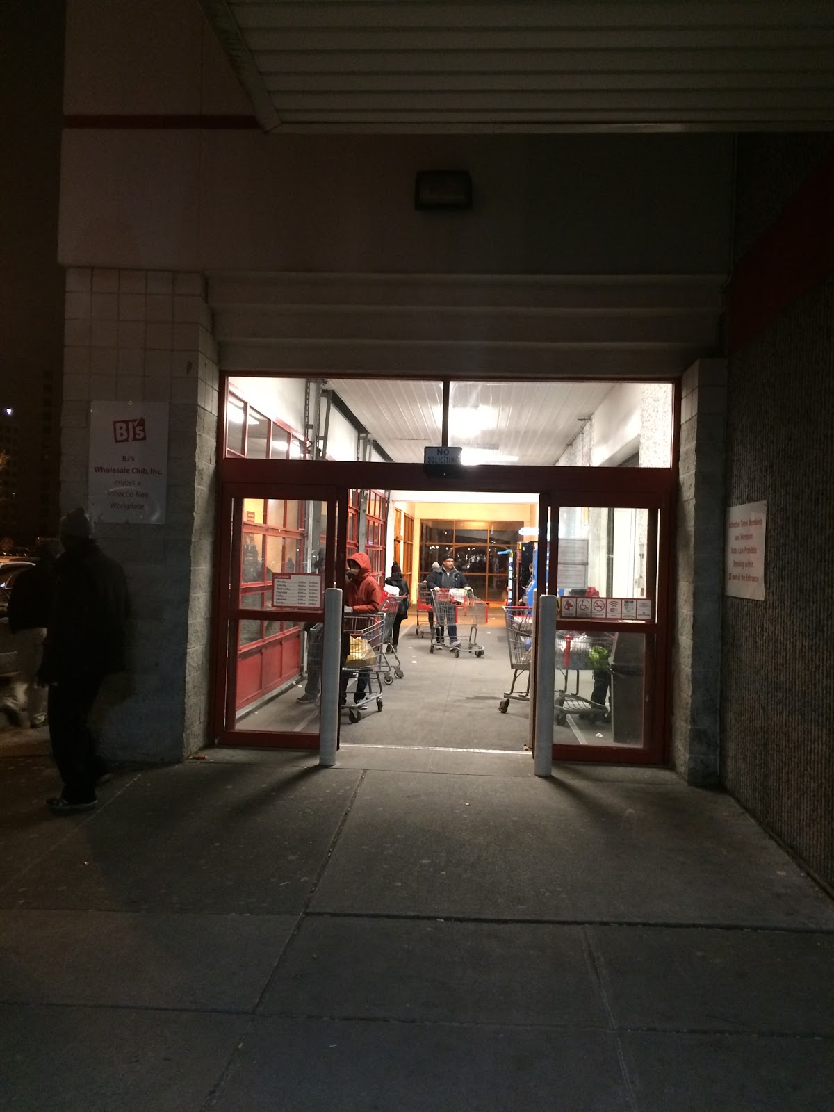 Photo of BJ’s Wholesale Club in Jersey City, New Jersey, United States - 1 Picture of Food, Point of interest, Establishment, Store, Health, Bakery, Car repair, Electronics store