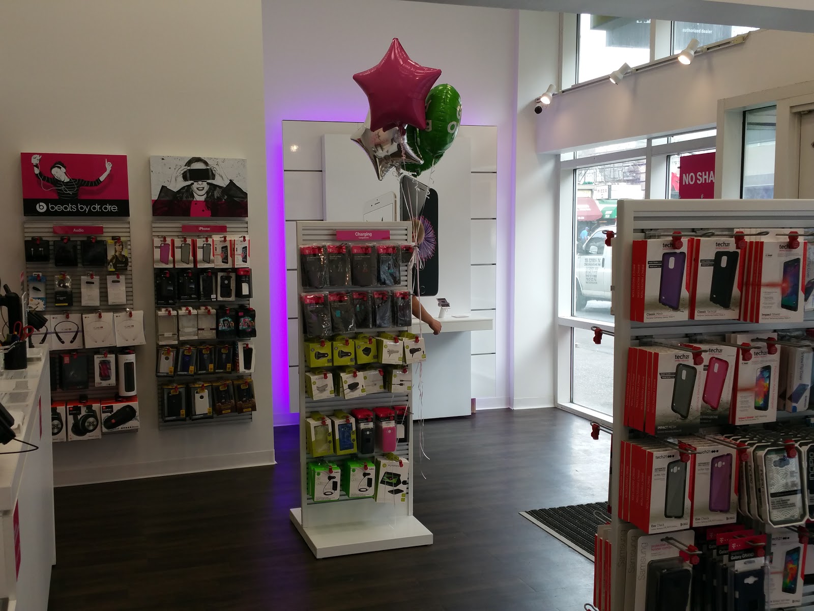 Photo of T-Mobile Flushing in Queens City, New York, United States - 2 Picture of Point of interest, Establishment, Store