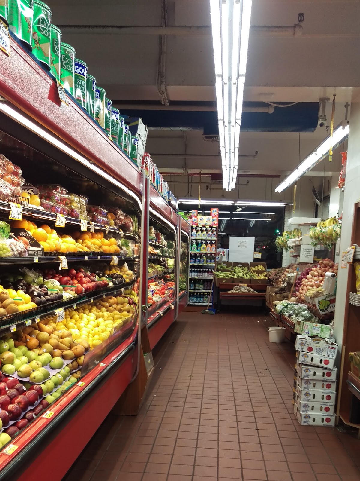 Photo of Las Palmas Supermarket in West New York City, New Jersey, United States - 2 Picture of Food, Point of interest, Establishment, Store, Grocery or supermarket