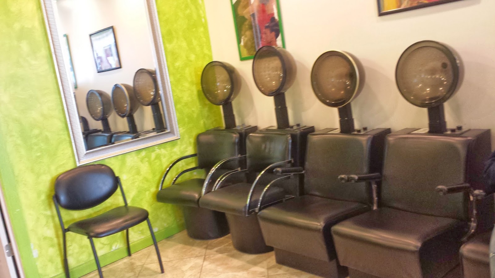 Photo of Versatile Beauty Salon in Queens City, New York, United States - 3 Picture of Point of interest, Establishment, Beauty salon