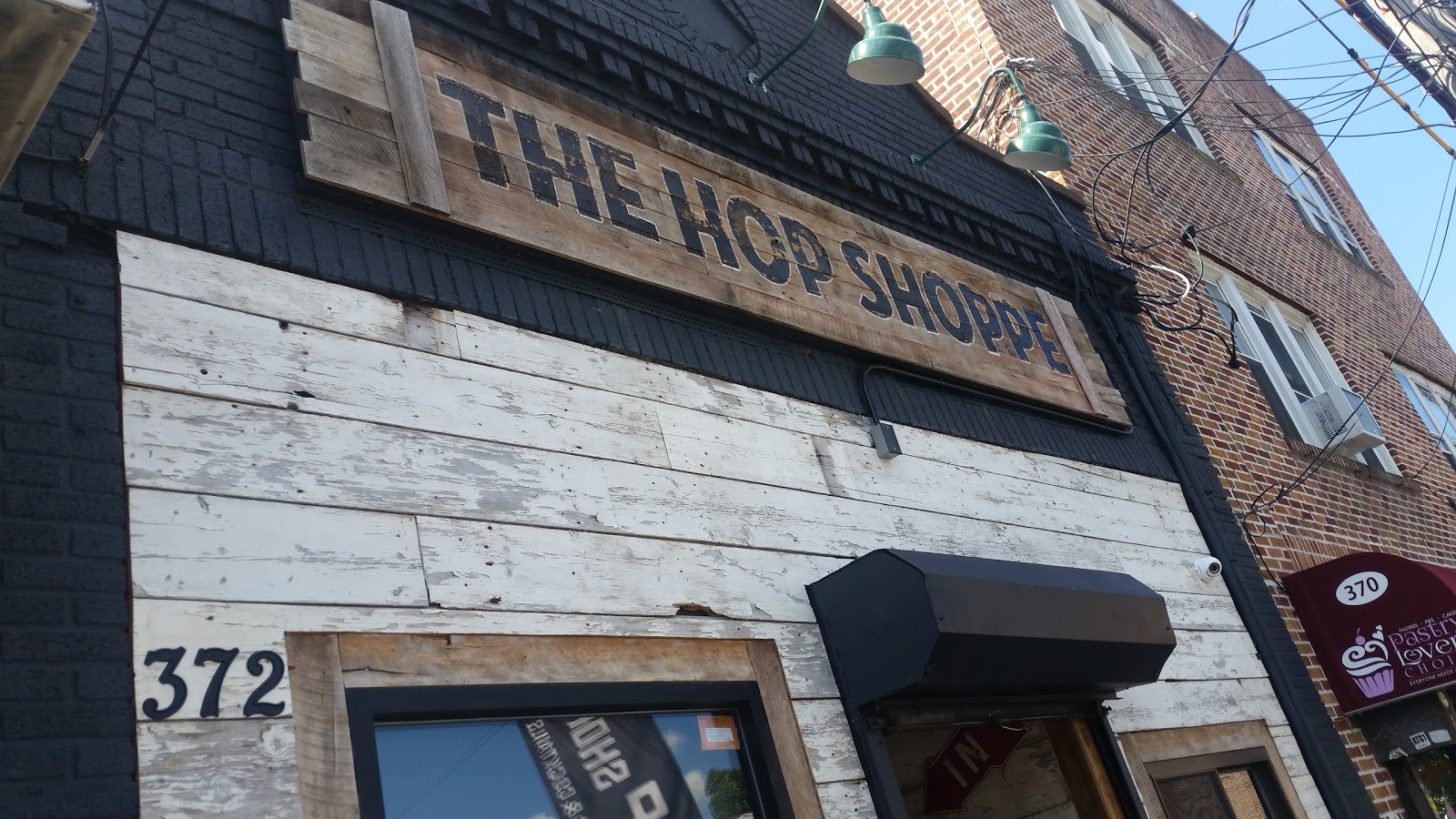 Photo of The Hop Shoppe in Richmond City, New York, United States - 2 Picture of Restaurant, Food, Point of interest, Establishment, Bar