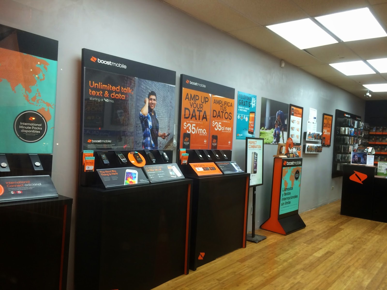 Photo of Boost Mobile in Bronx City, New York, United States - 6 Picture of Point of interest, Establishment, Store, Electronics store