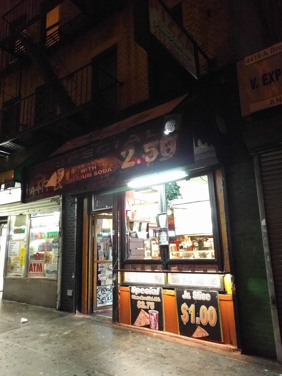 Photo of Riossi Pizza in New York City, New York, United States - 1 Picture of Restaurant, Food, Point of interest, Establishment, Meal takeaway, Meal delivery