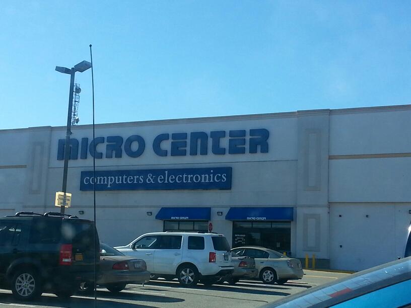 Photo of Micro Center in Westbury City, New York, United States - 4 Picture of Point of interest, Establishment, Store, Electronics store