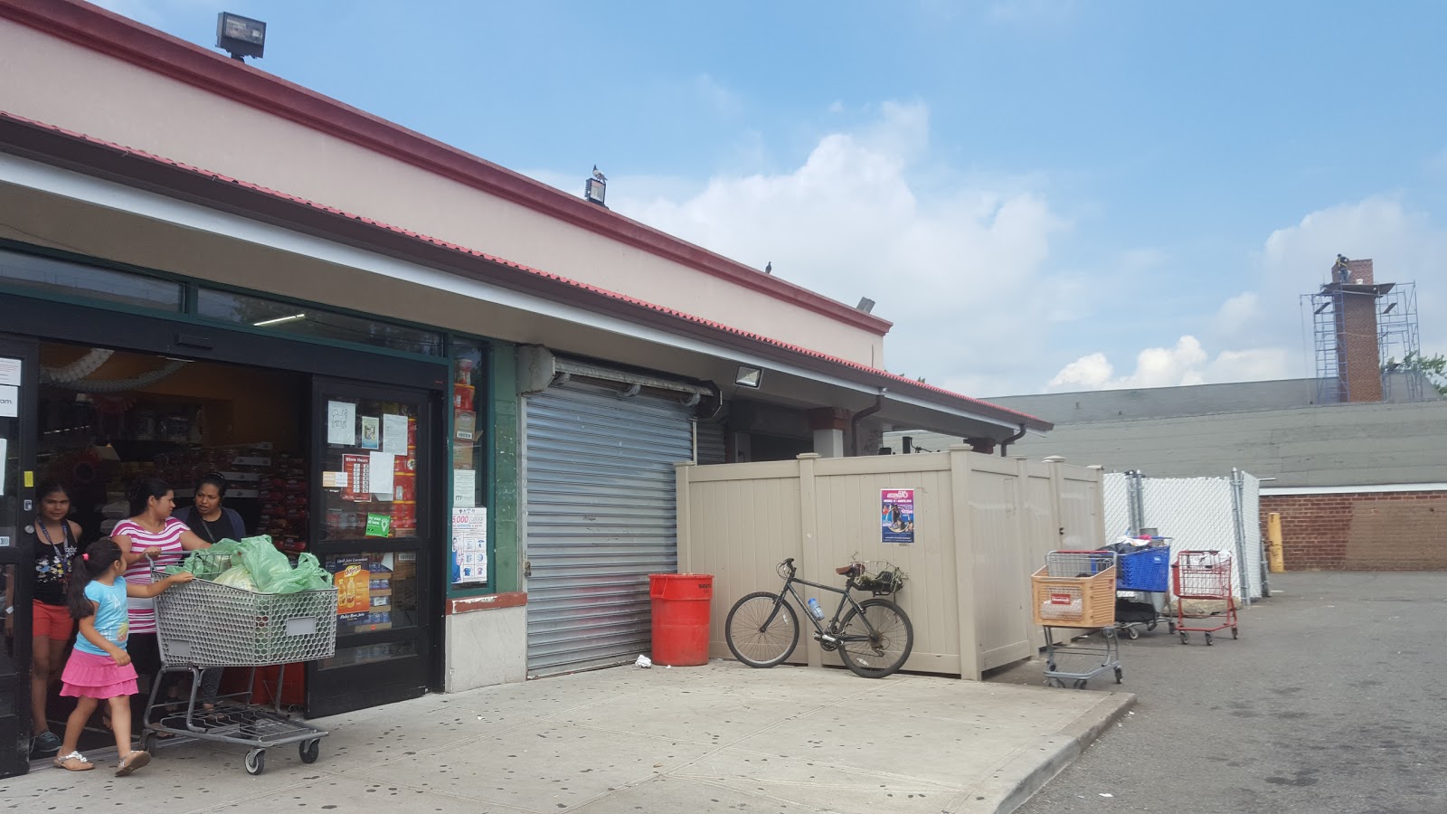 Photo of Bravo Supermarkets in Hempstead City, New York, United States - 2 Picture of Food, Point of interest, Establishment, Store, Grocery or supermarket, Liquor store