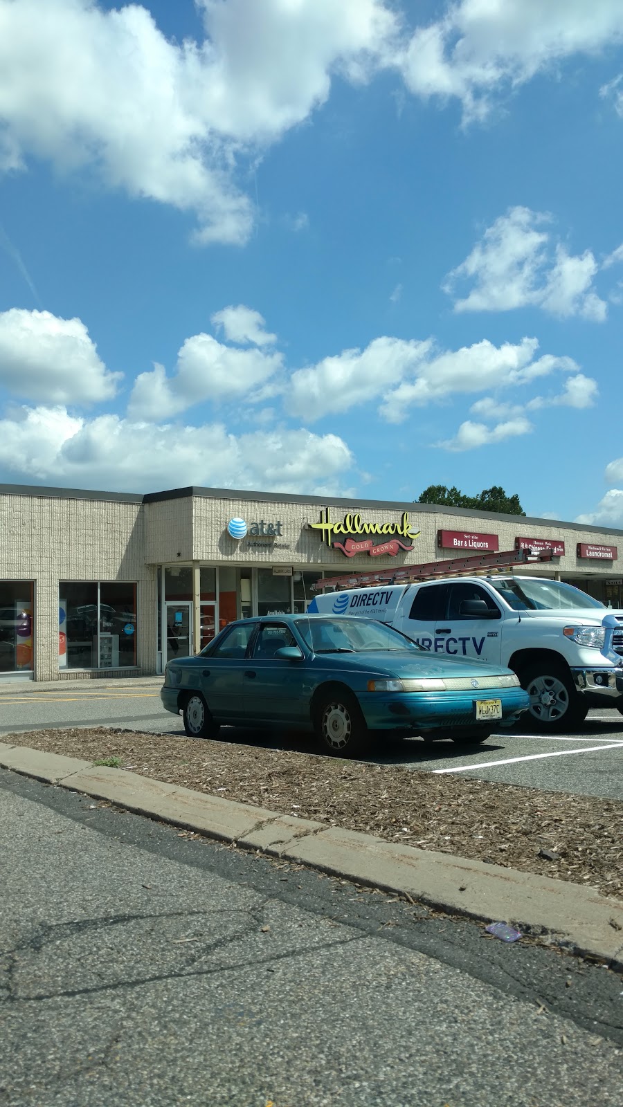 Photo of AT&T Authorized Retailer in Fair Lawn City, New Jersey, United States - 2 Picture of Point of interest, Establishment, Store, Electronics store