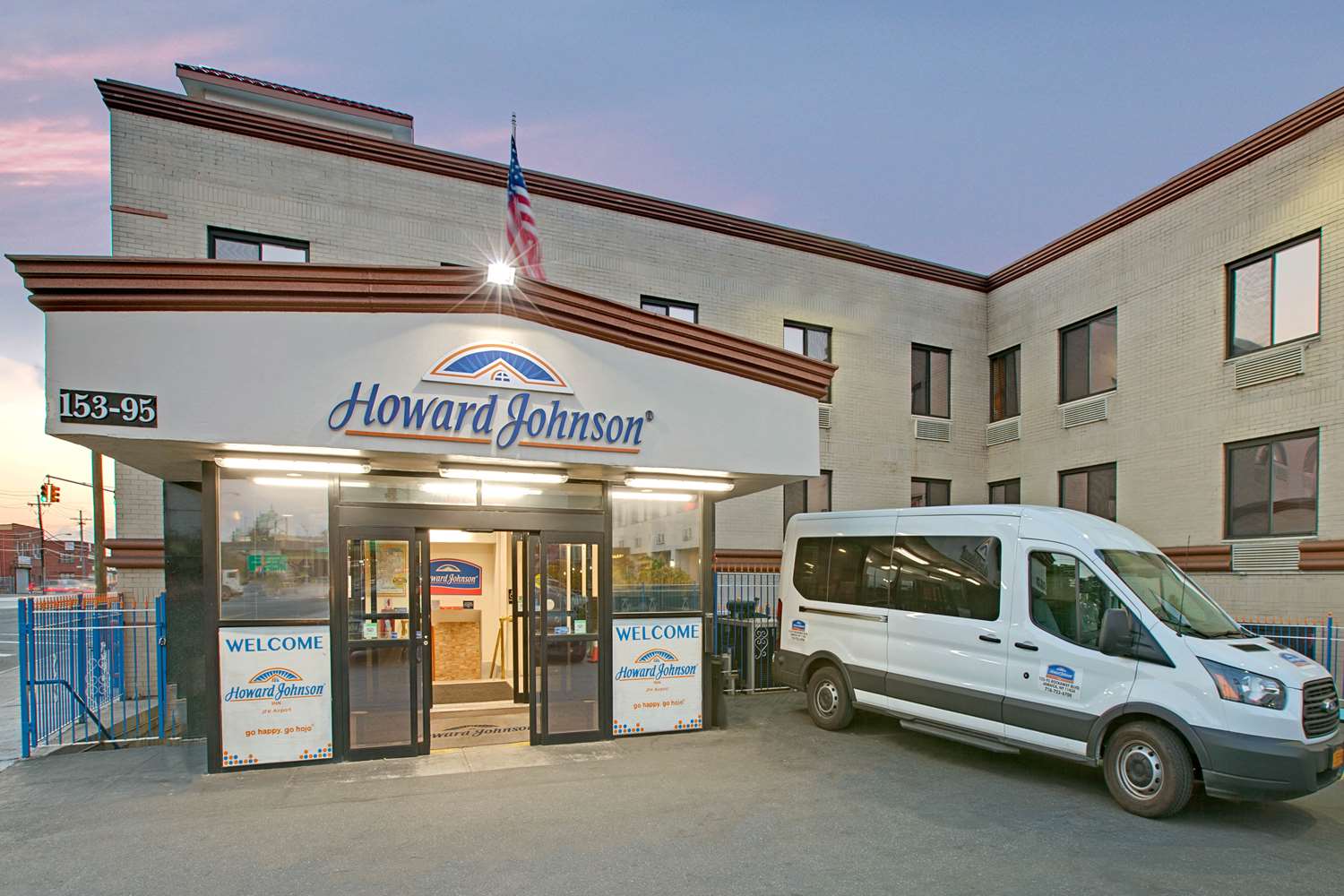 Photo of Howard Johnson Inn Jamaica JFK Airport NYC in Queens City, New York, United States - 7 Picture of Point of interest, Establishment, Lodging