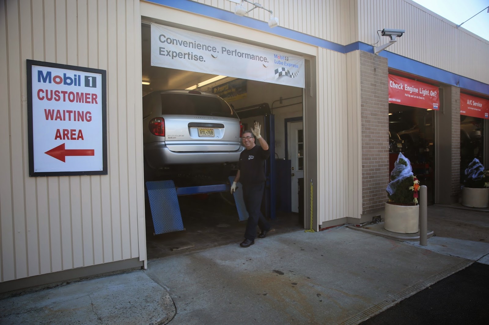 Photo of Mobil 1 Lube Express in Lyndhurst City, New Jersey, United States - 4 Picture of Point of interest, Establishment, Car repair