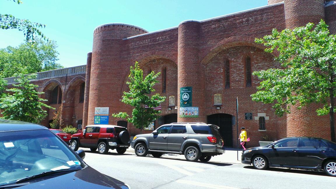 Photo of Jackie Robinson Swimming Pool in New York City, New York, United States - 1 Picture of Point of interest, Establishment