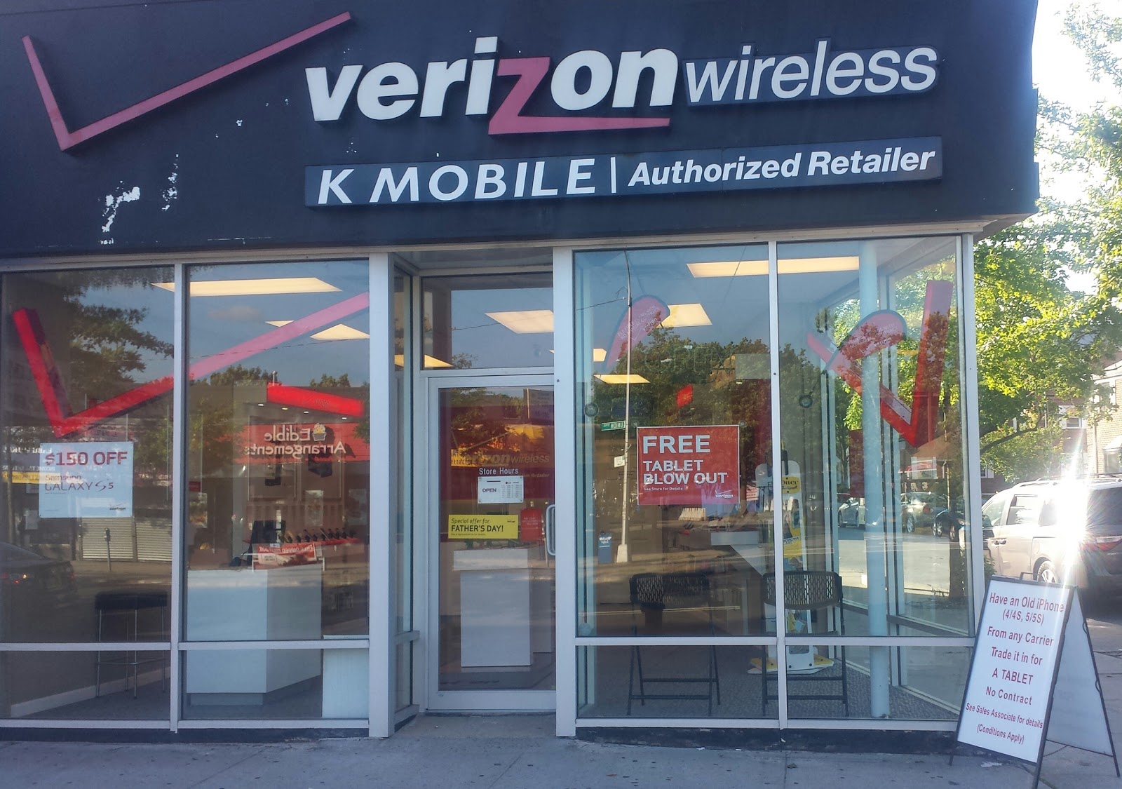 Photo of Verizon Wireless in Glen Oaks City, New York, United States - 1 Picture of Point of interest, Establishment, Store