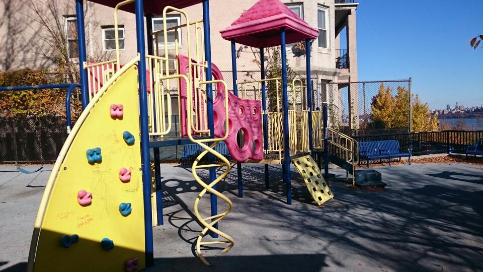 Photo of Louisa Park in Weehawken City, New Jersey, United States - 2 Picture of Point of interest, Establishment, Park