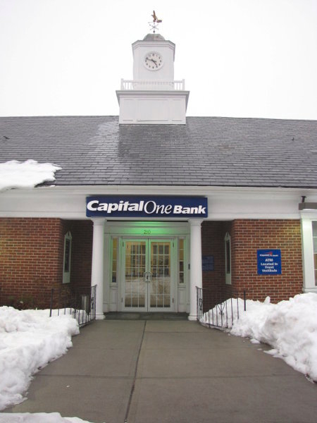 Photo of Capital One Bank in Mineola City, New York, United States - 1 Picture of Point of interest, Establishment, Finance, Atm, Bank