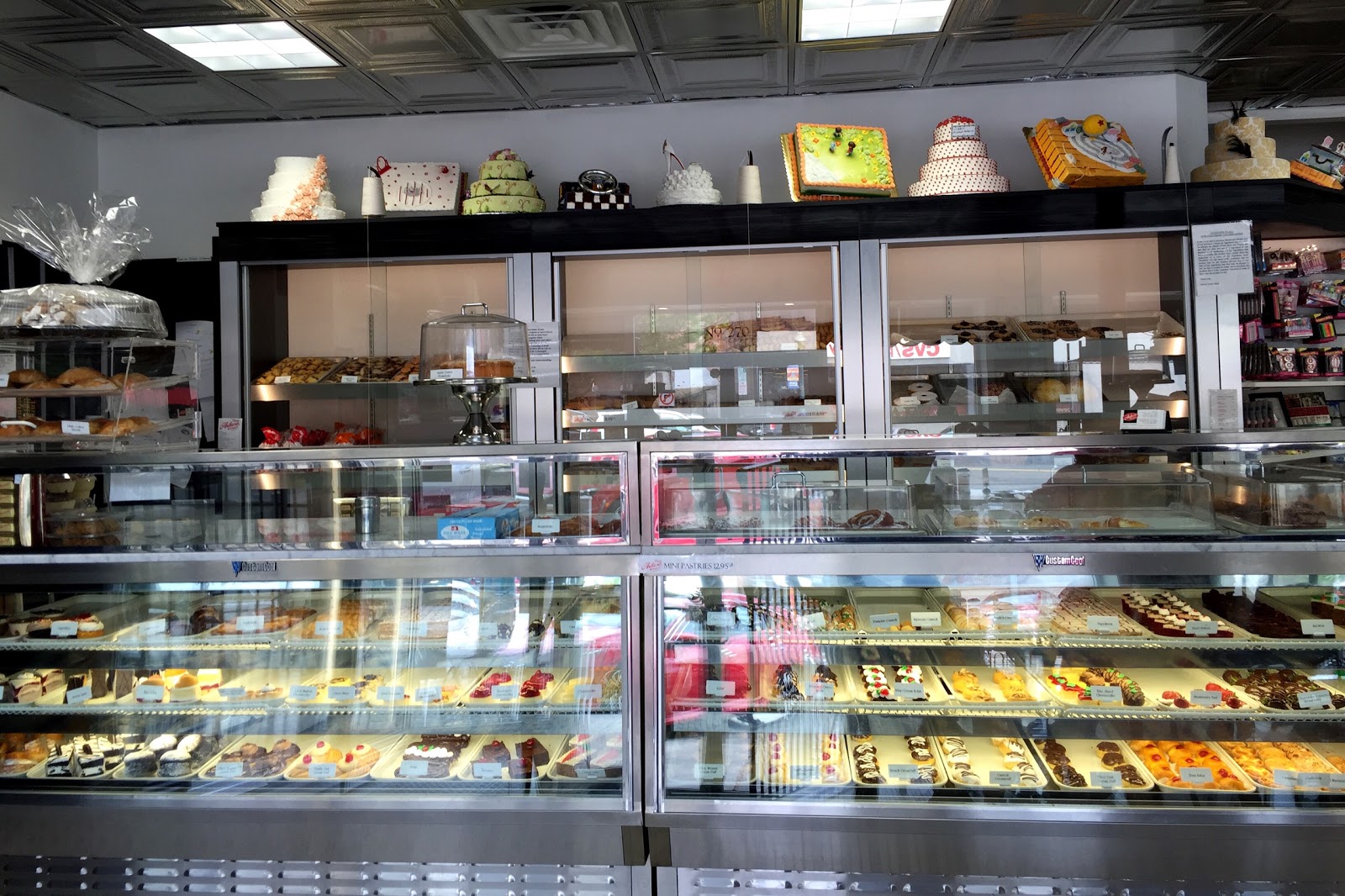Photo of Artuso Pastry Shop in Mamaroneck City, New York, United States - 1 Picture of Food, Point of interest, Establishment, Cafe