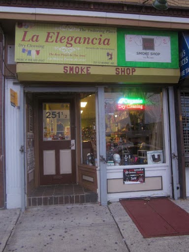 Photo of Alteraciones La Elega in Elizabeth City, New Jersey, United States - 1 Picture of Point of interest, Establishment, Laundry