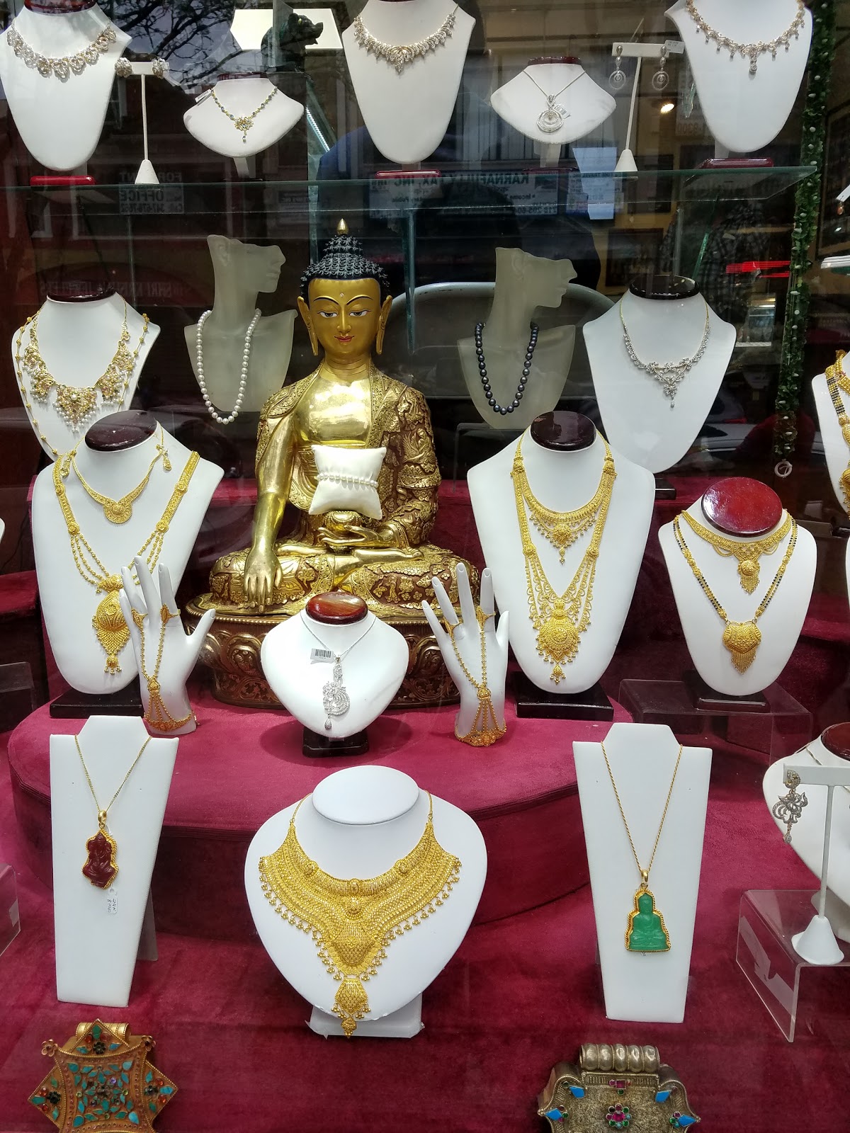 Photo of Queens Diamond & Jewelry Inc in Queens City, New York, United States - 3 Picture of Point of interest, Establishment, Store, Jewelry store