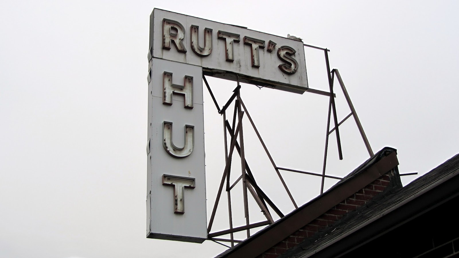 Photo of Rutt's Hut in Clifton City, New Jersey, United States - 3 Picture of Restaurant, Food, Point of interest, Establishment, Bar