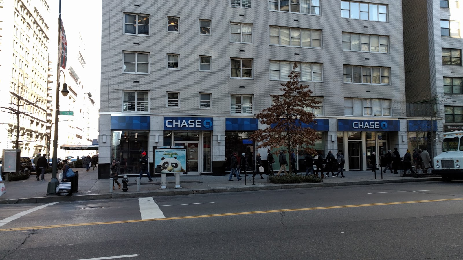 Photo of Chase Bank in New York City, New York, United States - 1 Picture of Point of interest, Establishment, Finance, Atm, Bank