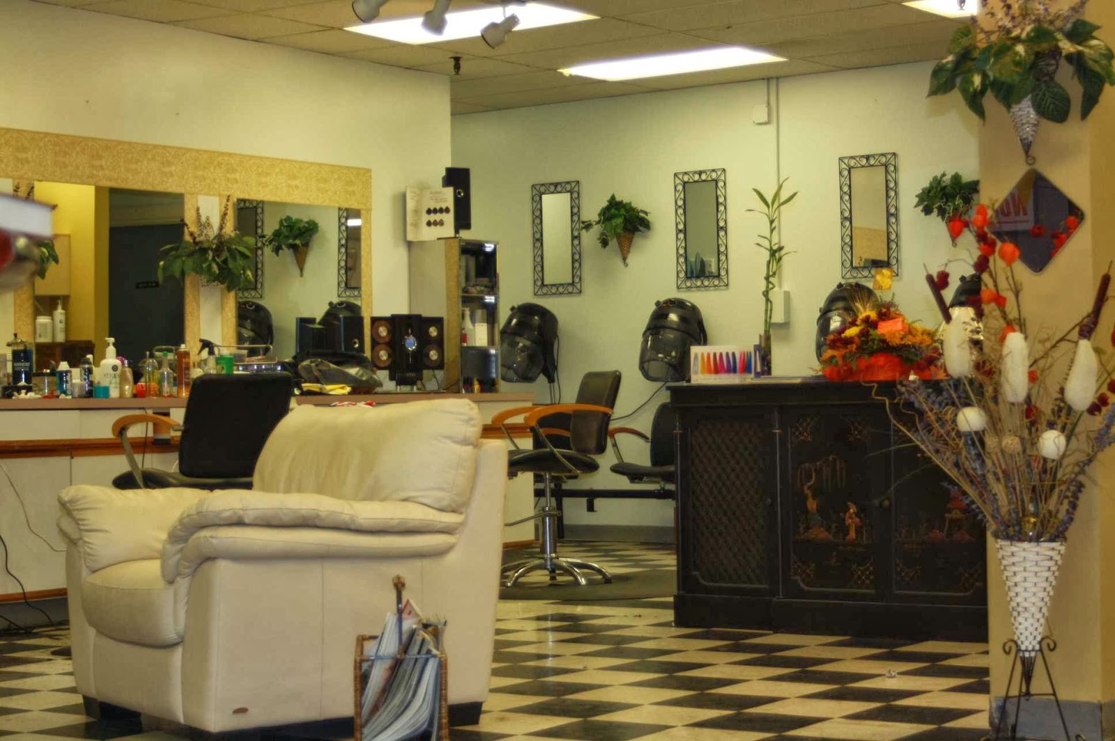 Photo of color & style unisex in Elizabeth City, New Jersey, United States - 2 Picture of Point of interest, Establishment, Beauty salon